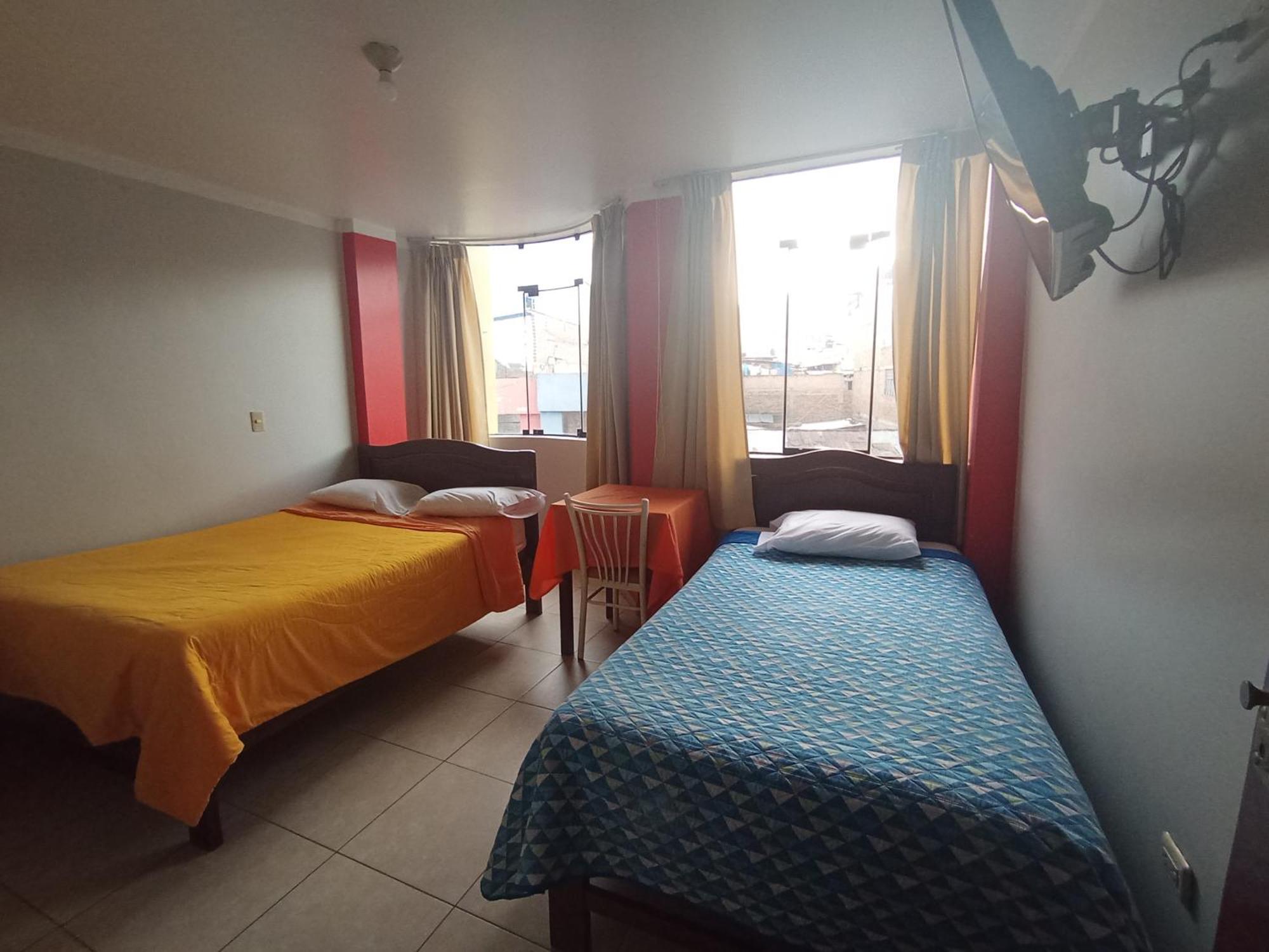 Hotel Los Gladiolos カハマルカ エクステリア 写真