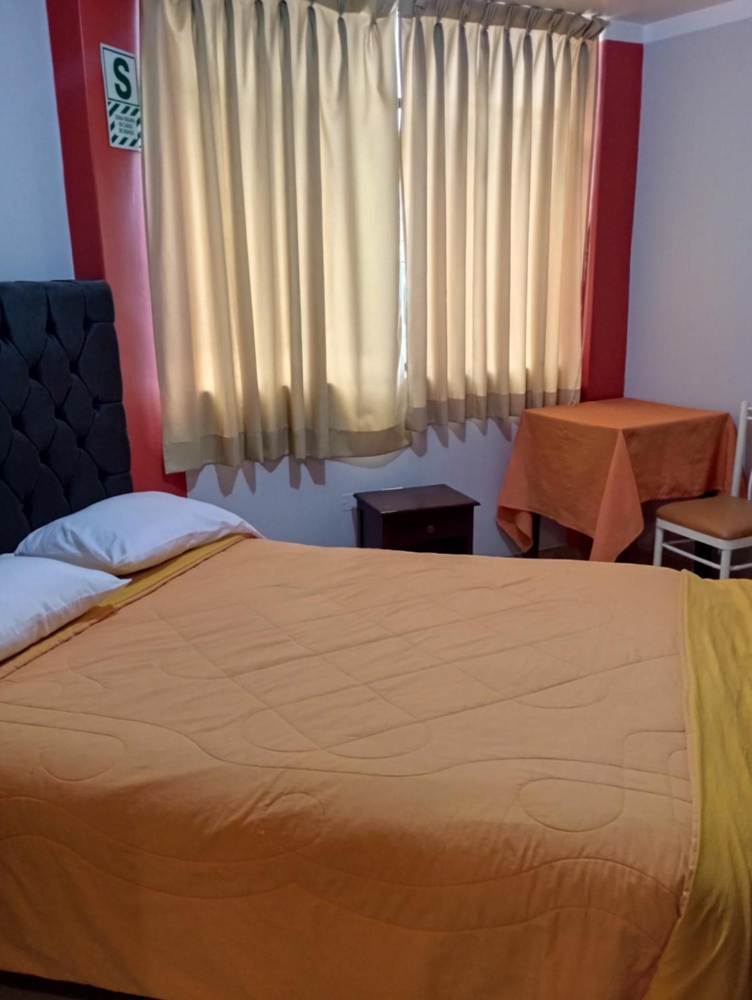 Hotel Los Gladiolos カハマルカ エクステリア 写真