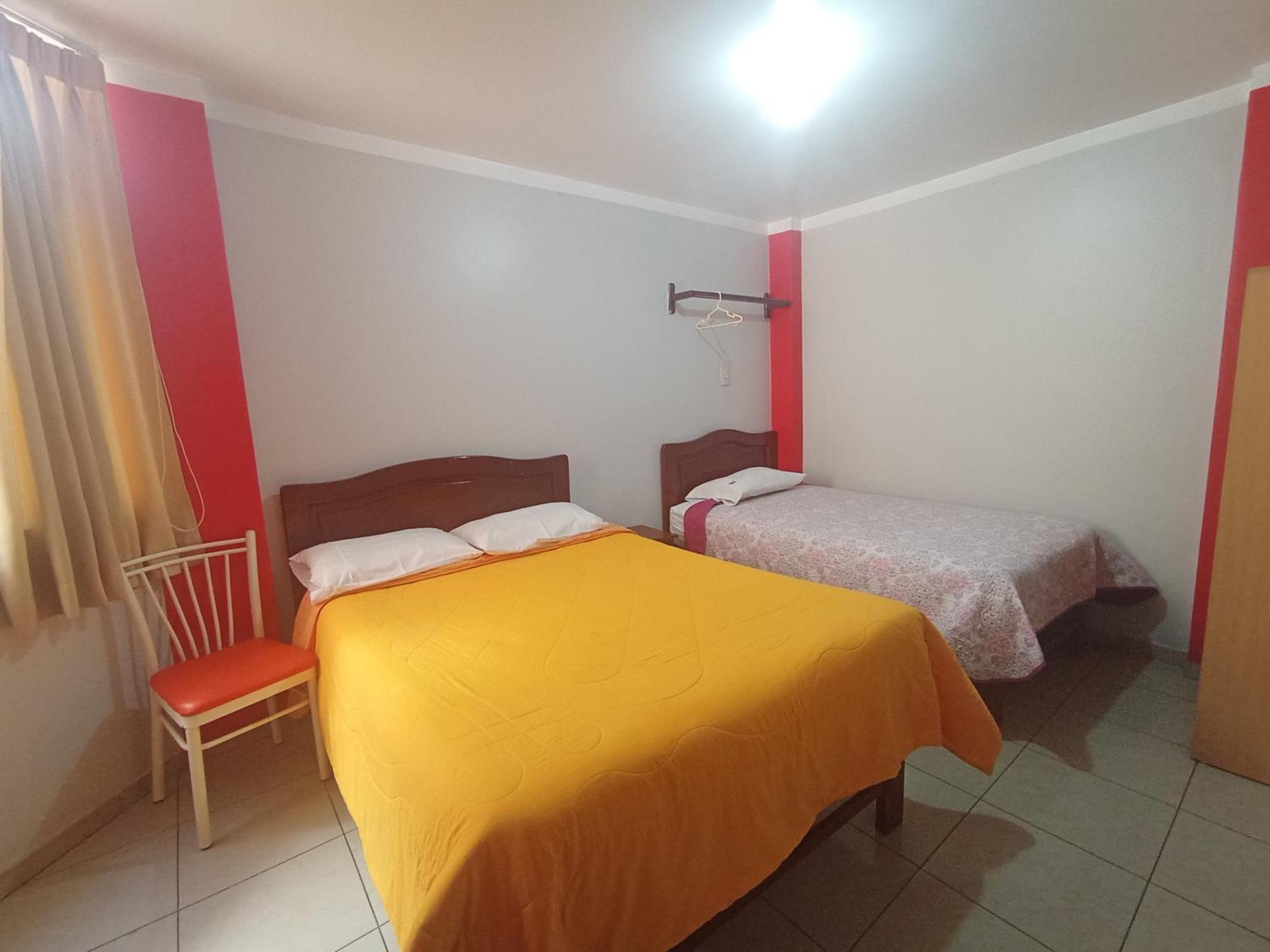 Hotel Los Gladiolos カハマルカ エクステリア 写真