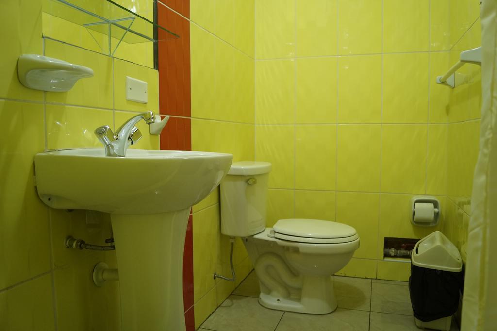 Hotel Los Gladiolos カハマルカ エクステリア 写真
