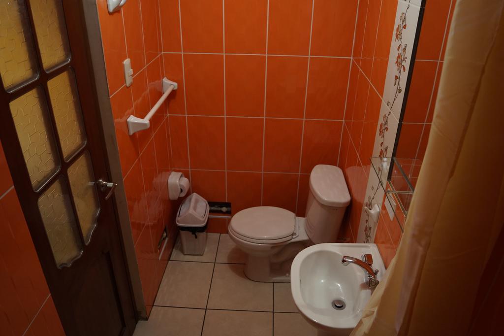 Hotel Los Gladiolos カハマルカ エクステリア 写真