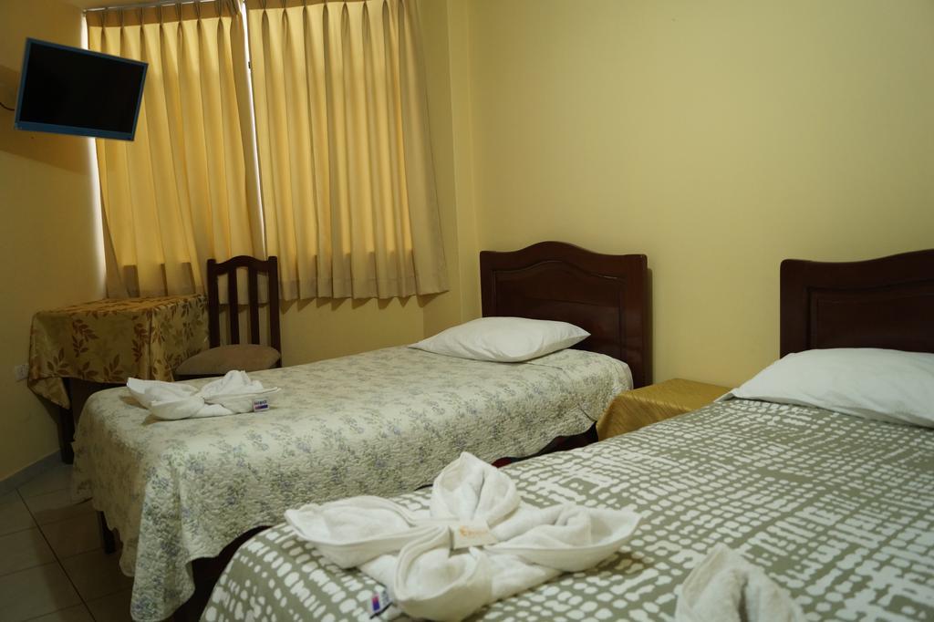 Hotel Los Gladiolos カハマルカ エクステリア 写真
