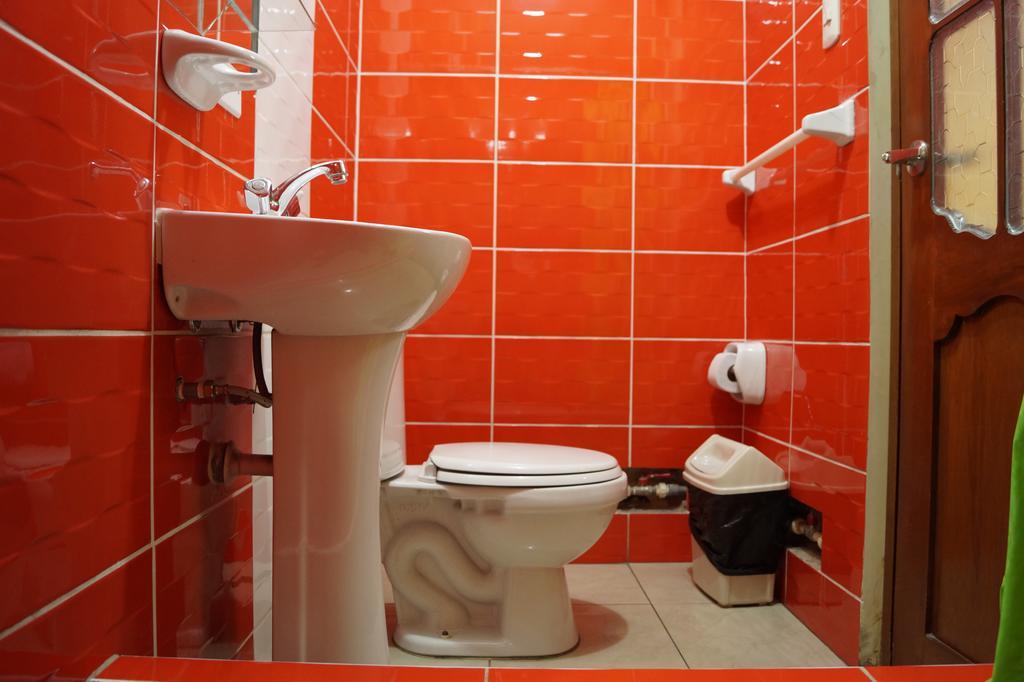 Hotel Los Gladiolos カハマルカ エクステリア 写真