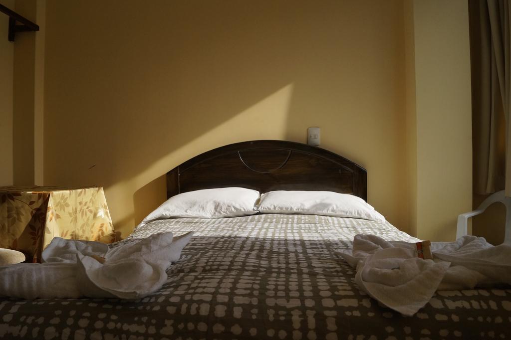 Hotel Los Gladiolos カハマルカ 部屋 写真