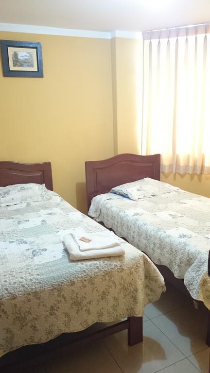 Hotel Los Gladiolos カハマルカ 部屋 写真